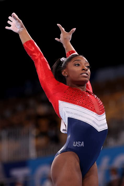 simone biles salud mental